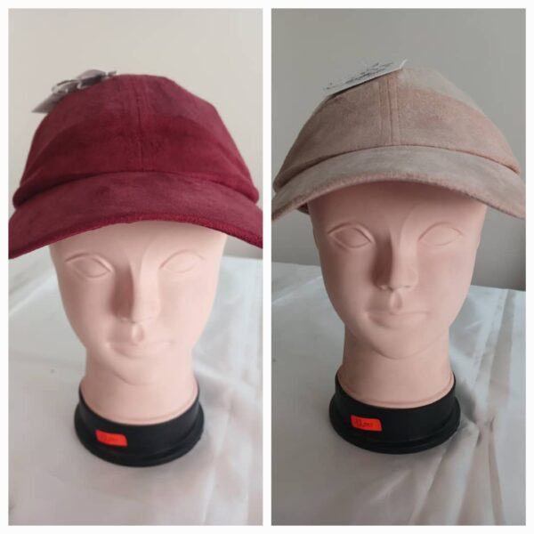 Casquettes- Pull & Bear- en velours - M