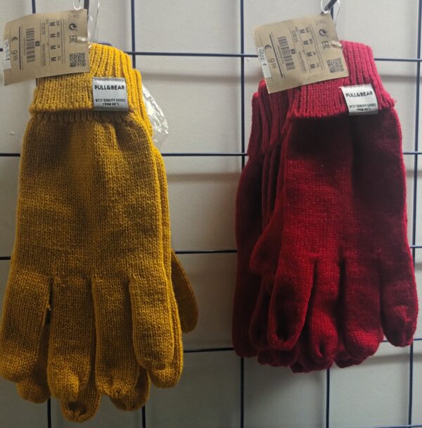 Gants- Pull & Bear- Jaune ou Rouge- 100% Acrylique- M